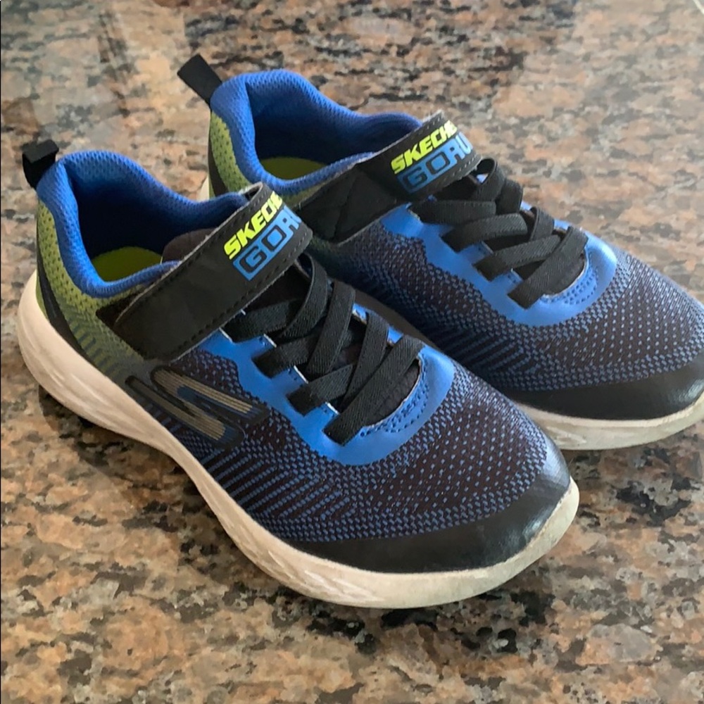 Running shoes